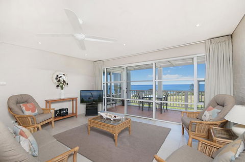 Quarterdeck Unit 20 - Lennox Head - Accommodation Nelson Bay 3
