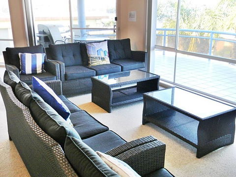 QUAYS 6 - Accommodation Nelson Bay 1