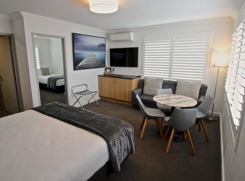 Quays Hotel - Accommodation Nelson Bay 2