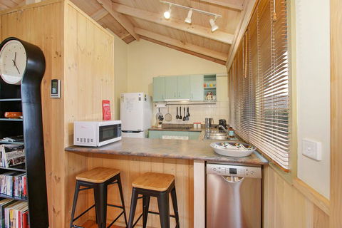 R & R In Bright - Short Walk To Town - Accommodation Nelson Bay 3