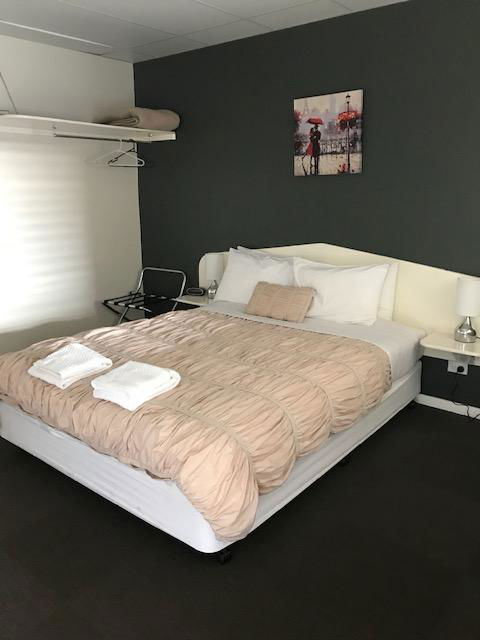 RAILWAY HOTEL MOTEL - Accommodation Nelson Bay 3