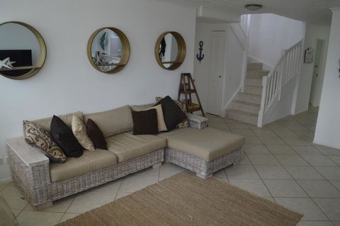 RAINBOW BAY 3 Bed Ocean Views & SPA On Roof Terrace - Accommodation Nelson Bay 3