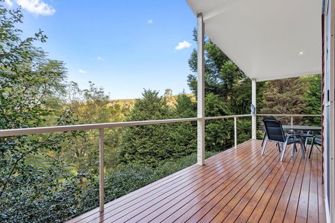 Ravensbourne Escape- Kookaburra Kottage - Accommodation Nelson Bay 1