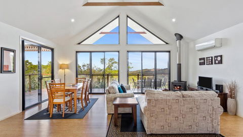 Ravensbourne Escape- Stella Luna - Accommodation Nelson Bay 0