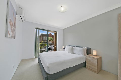 REDFERN 3 BEDROOM APARTMENT FREE PARKING WALK TO CENTRAL STATION NRE187 - Accommodation Nelson Bay 3