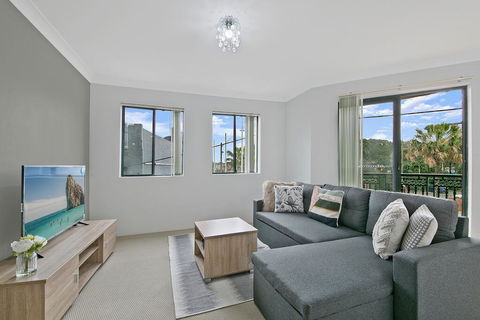 REDFERN 3 BEDROOM APARTMENT FREE PARKING WALK TO CENTRAL STATION NRE187 - Accommodation Nelson Bay 0