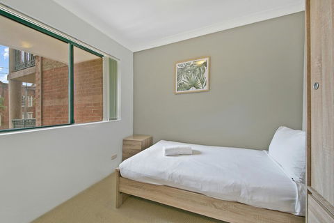 REDFERN 3 BEDROOM APARTMENT FREE PARKING WALK TO CENTRAL STATION NRE187 - Accommodation Nelson Bay 2