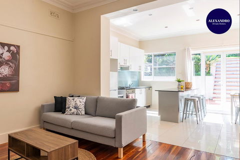 RELAXED FAMILY HOME WILLOUGHBY - Accommodation Nelson Bay 0