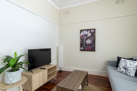 RELAXED FAMILY HOME WILLOUGHBY - Accommodation Nelson Bay 2