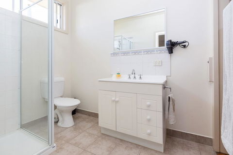 RENOVATED BEACH BEAUTY - ROSEBUD - Accommodation Nelson Bay 0
