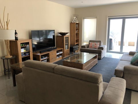 Residence On Robe - Nelsons Bay Accommodation 1