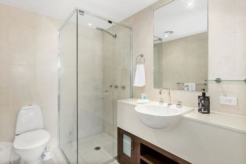 RESORT OCEAN FRONT SUITE 2222 - Accommodation Nelson Bay 2