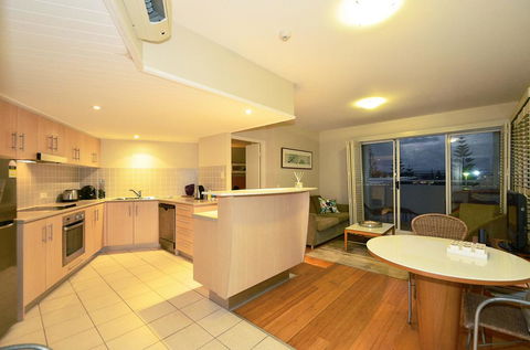 RESORT ON THE BEACH 2214/2215 - Accommodation Nelson Bay 1