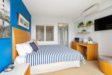 RESORT ON THE BEACH 5215 - OCEAN GLIMPSES - Accommodation Nelson Bay 2