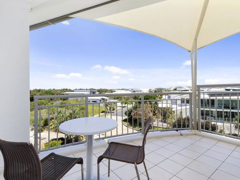 RESORT ON THE BEACH 6310 - TOP FLOOR - Accommodation Nelson Bay 1