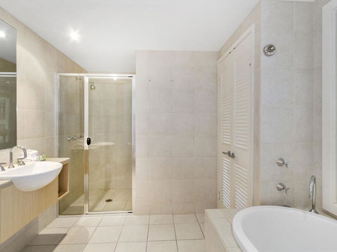 RESORT ON THE BEACH 6310 - TOP FLOOR - Accommodation Nelson Bay 2