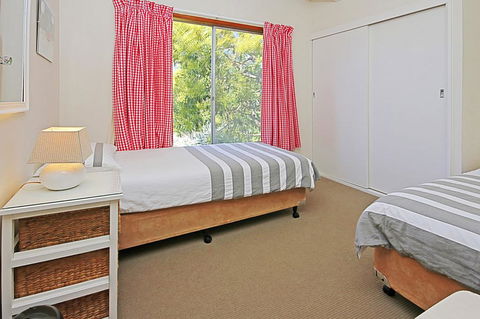 REST ASHORE At MOLLYMOOK - Accommodation Nelson Bay 3