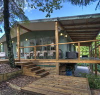 Ribbon Gum Lodge