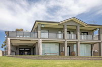 Book White Sands Accommodation Vacations Accommodation Nelson Bay Accommodation Nelson Bay