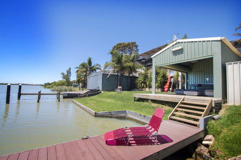 River Life - Accommodation Nelson Bay 2