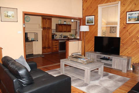 Riverleigh - Nelsons Bay Accommodation 1