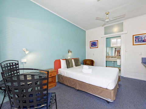 Riviera Motel Bundaberg - Accommodation Nelson Bay 2