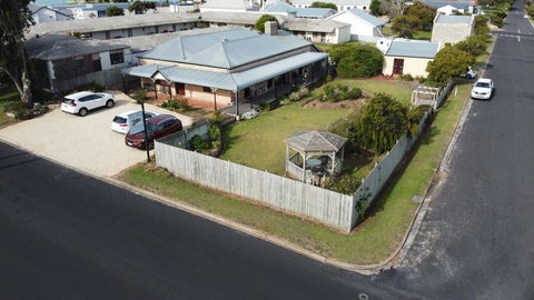 Robe House B&B - Nelsons Bay Accommodation 3