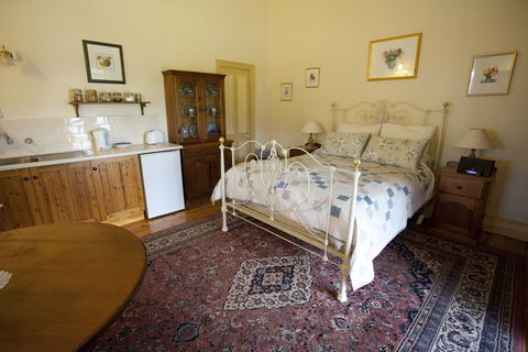 Robe House B&B - Nelsons Bay Accommodation 1
