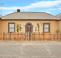 Robinson Cottage - Accommodation Nelson Bay