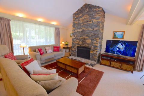 Rocky Mountain Cottage - Accommodation Nelson Bay 1