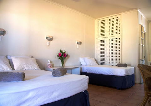 Roebuck Bay Hotel - Accommodation Nelson Bay 1