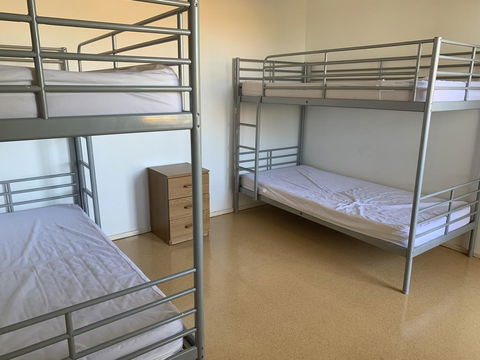 Roey Backpackers And Party Bar - Accommodation Nelson Bay 1