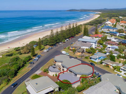 Romiaka 8 - Views Over The Pippi Beach - Accommodation Nelson Bay 0