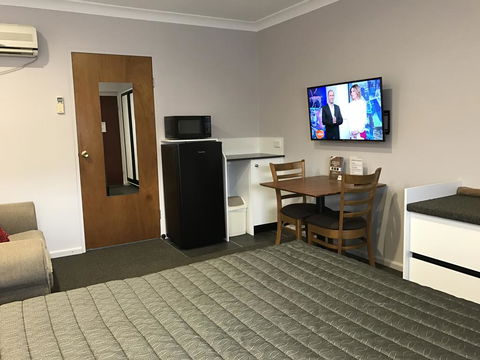 Roydons Motor Inn - Accommodation Nelson Bay 0