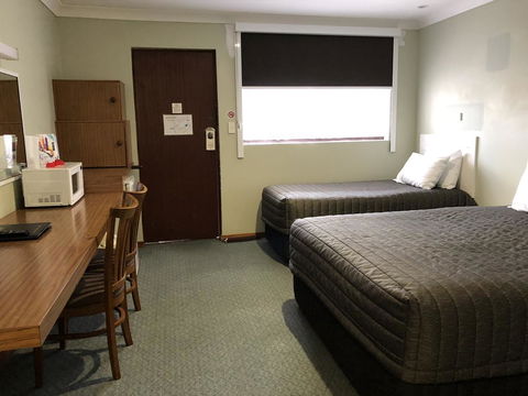 Roydons Motor Inn - Accommodation Nelson Bay 2