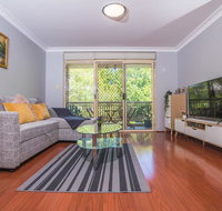 Rustic Hardwood 2 Bedroom Apartment in Randwick - Accommodation Nelson Bay