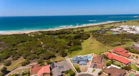 Saltwater Manor - Accommodation Nelson Bay 1