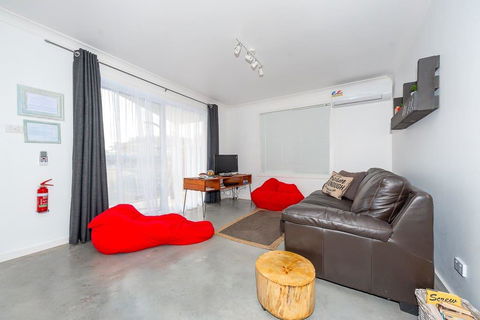 Salty Kisses Holiday House - Accommodation Nelson Bay 1