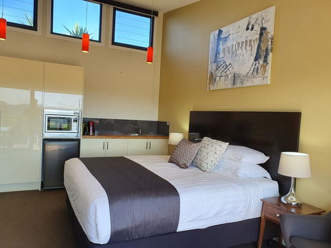 Sanctuary Hill Retreat - Accommodation Nelson Bay 0