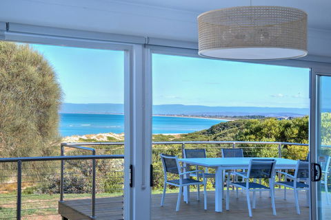 Sandbar Beach House - Accommodation Nelson Bay 0