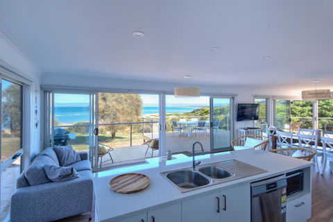 Sandbar Beach House - Accommodation Nelson Bay 1