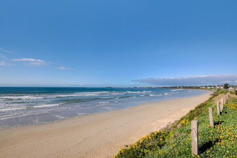 Sandy Cove - Accommodation Nelson Bay 3