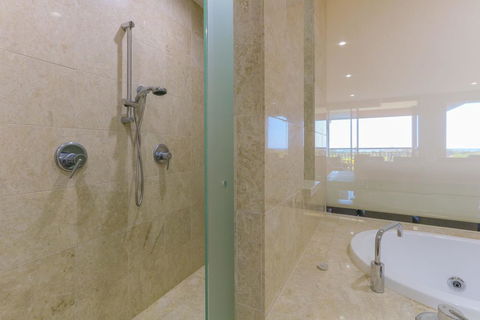 Santai Retreat Luxury One Bedroom - Accommodation Nelson Bay 2