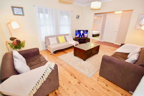 Scenic Cottage Of Katoomba - Nelson Bay Accommodation.com 1