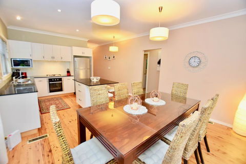 Scenic Cottage Of Katoomba - Nelson Bay Accommodation.com 2