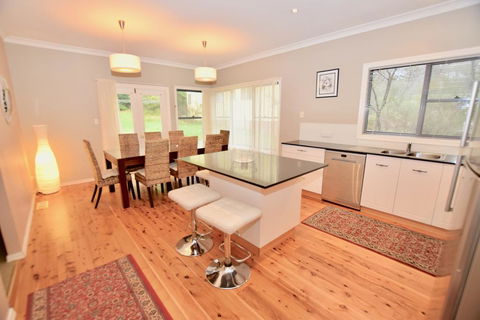 Scenic Cottage Of Katoomba - Nelson Bay Accommodation.com 3