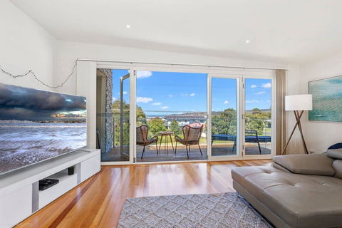 SEA NOOK - Seconds From The Beach - Accommodation Nelson Bay 1