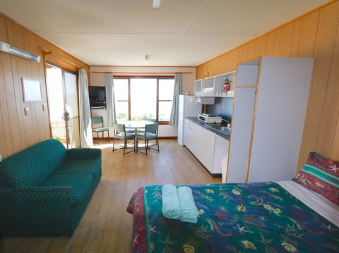 Sea Vu Caravan Park - Nelsons Bay Accommodation 2
