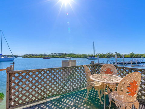 Seachange -Waterfront - Accommodation Nelson Bay 3