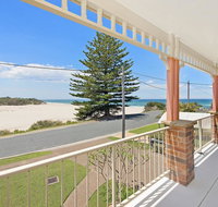 SEASCAPE - An Enticing Lakeside Escape - Accommodation Nelson Bay